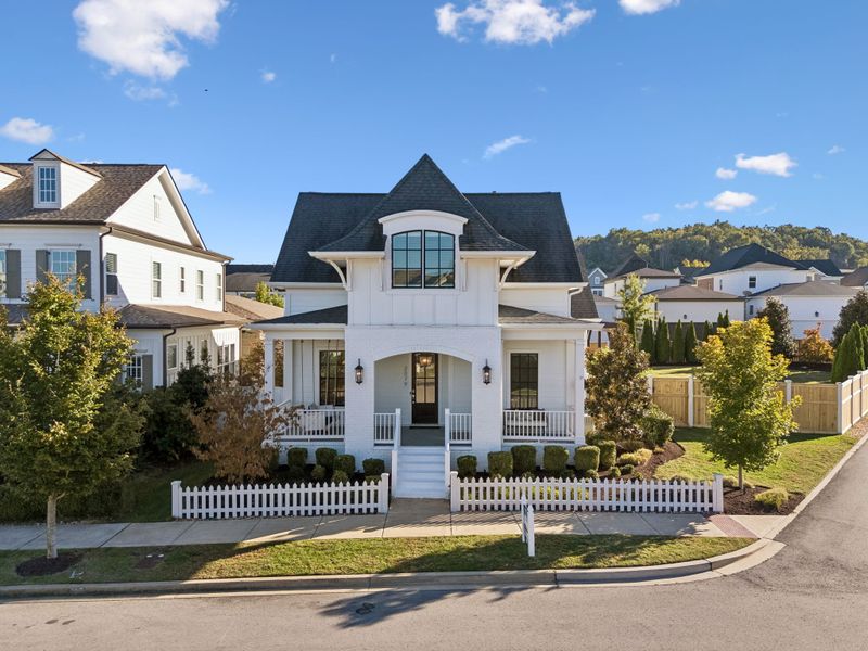 2079 Erwin St, Franklin, TN 37064