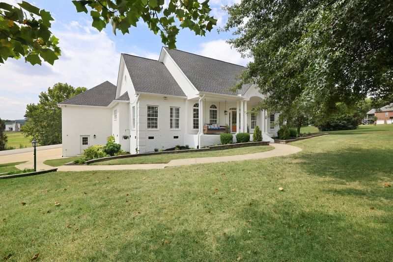 400 Leslie Way, Mount Juliet, TN 37122