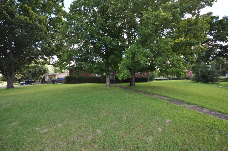 544 Starliner Dr, Nashville, TN 37209