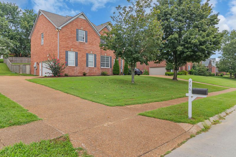 236 Dandridge Dr, Franklin, TN 37067