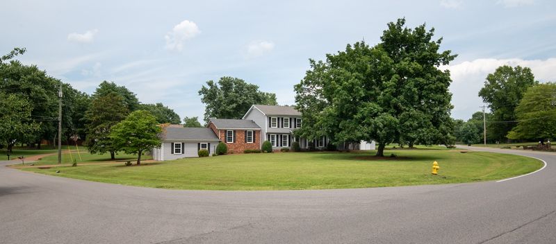 100 Iroquois Ct, Hendersonville, TN 37075