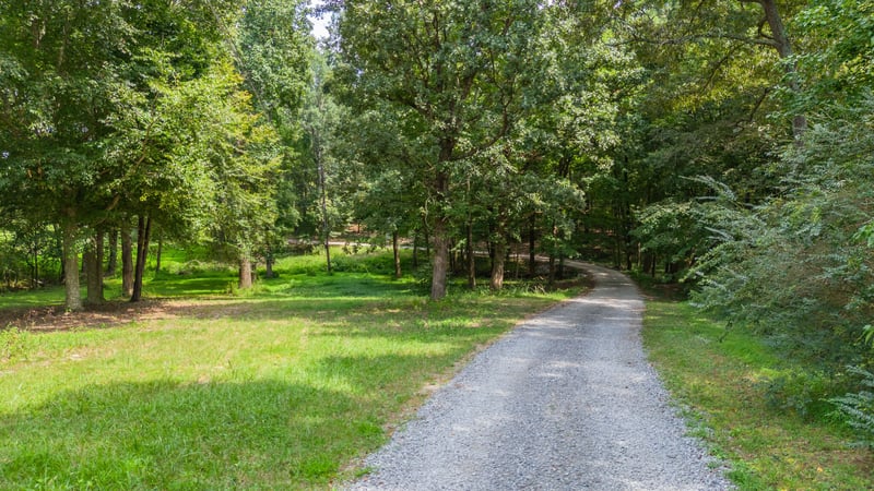 782 New Deal Potts Rd, Cottontown, TN 37048