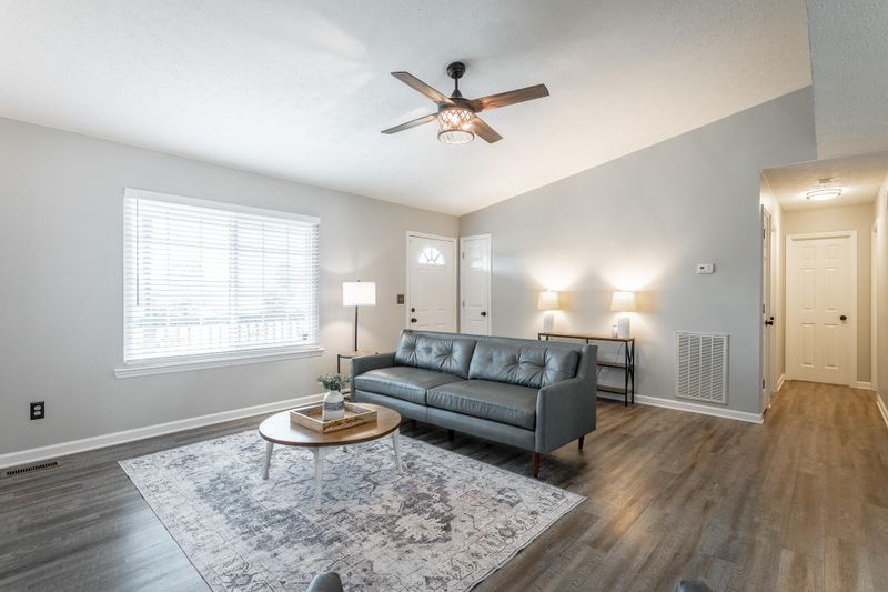 35 Sue Ln, Ringgold, GA 30736