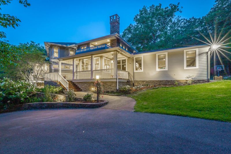 383 Turnberry Ln, Lookout Mountain, GA 30750