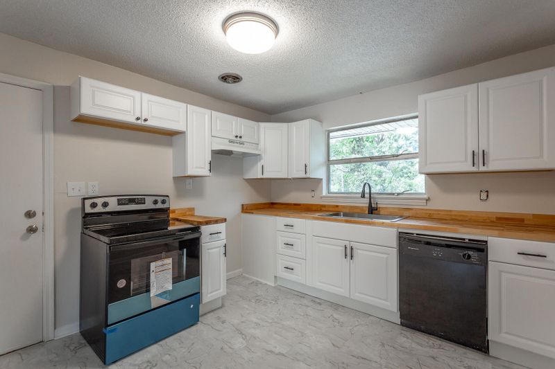 111 Perrin Ave, Rossville, GA 30741