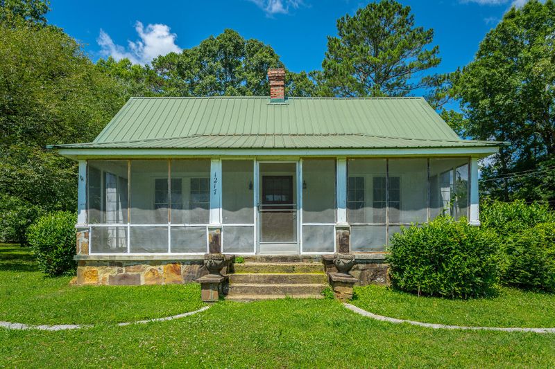 1217 Probasco St, La Fayette, GA 30728