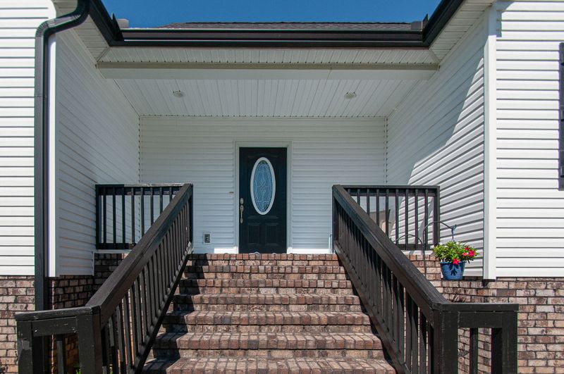 706 Ruby Way, White Bluff, TN 37187
