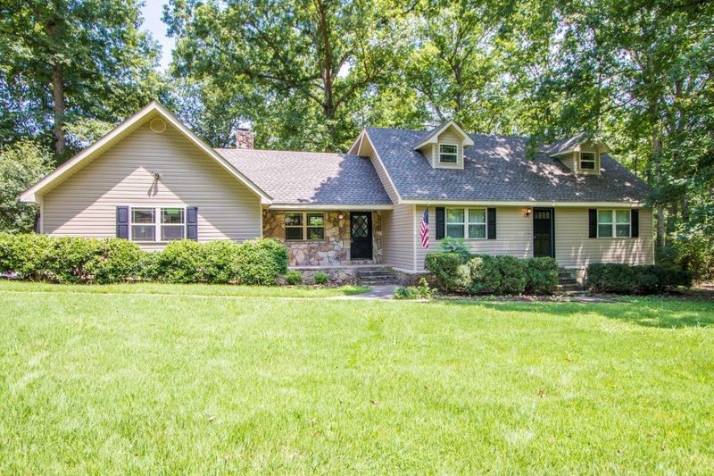 572 Bicentennial Trl, Rock Spring, GA 30739