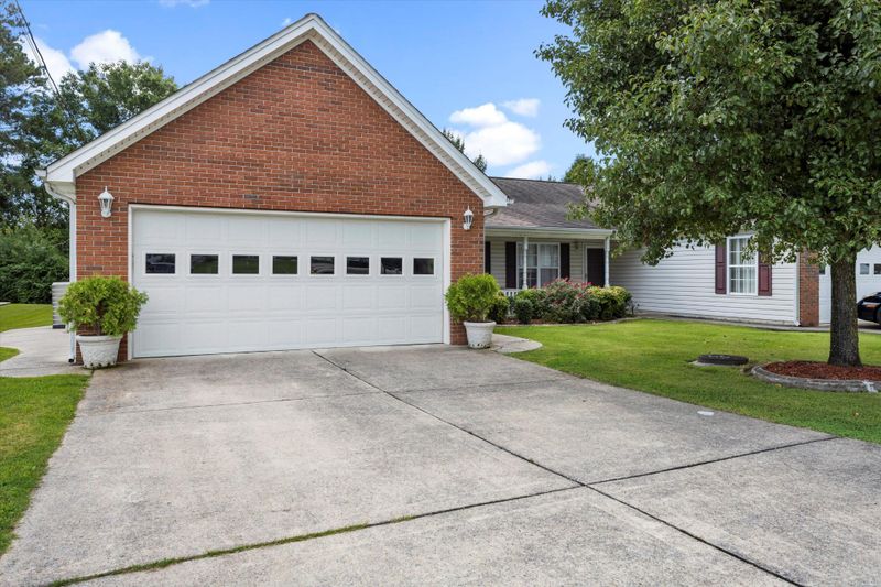 46 Yellow Brick Rd, Rossville, GA 30741