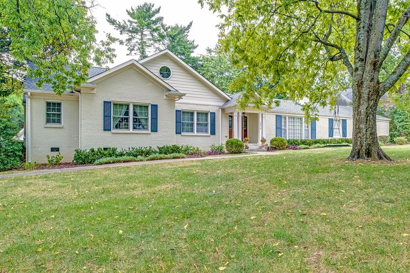3810 Sugartree Pl, Nashville, TN 37215