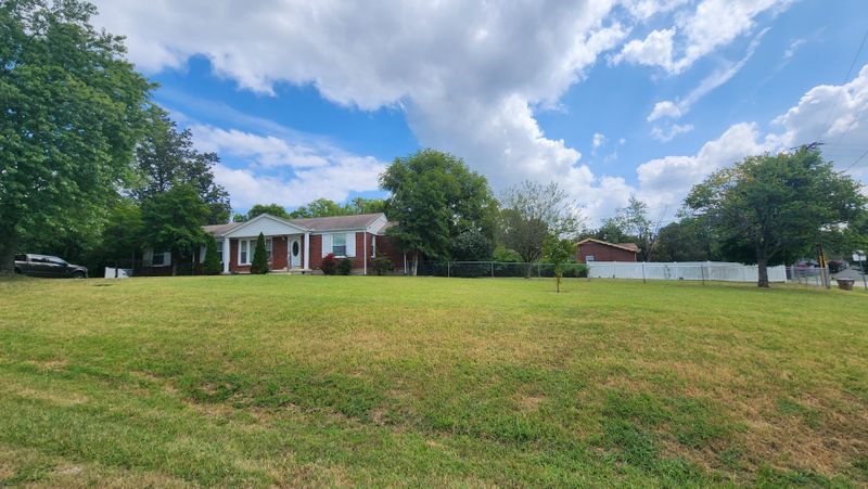 2168 Brookview Dr, Nashville, TN 37214