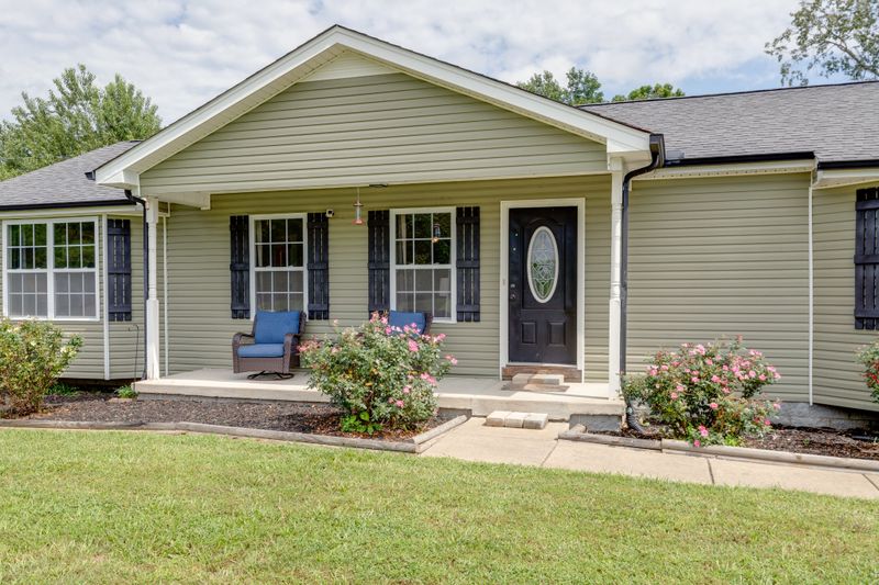 1925 Old County House Rd, White Bluff, TN 37187