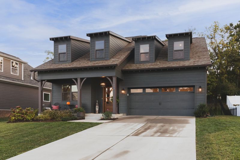 617 Davis Valley Dr, Columbia, TN 38401