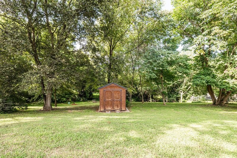 72 Jonell Dr, Nashville, TN 37210