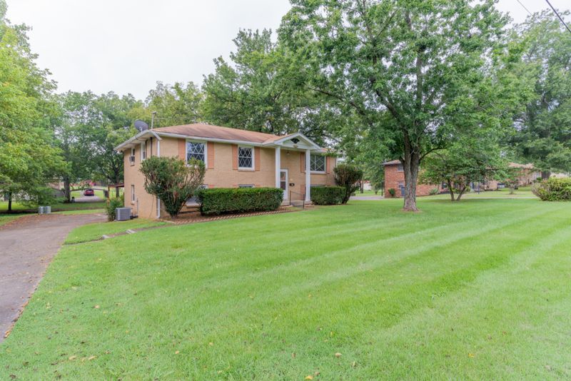 120 Chippendale Dr, Hendersonville, TN 37075