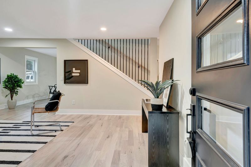 327 Edwin St, Nashville, TN 37207