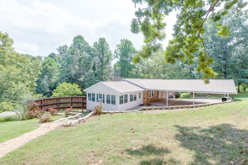 508 Ridgemont Dr, Dickson, TN 37055