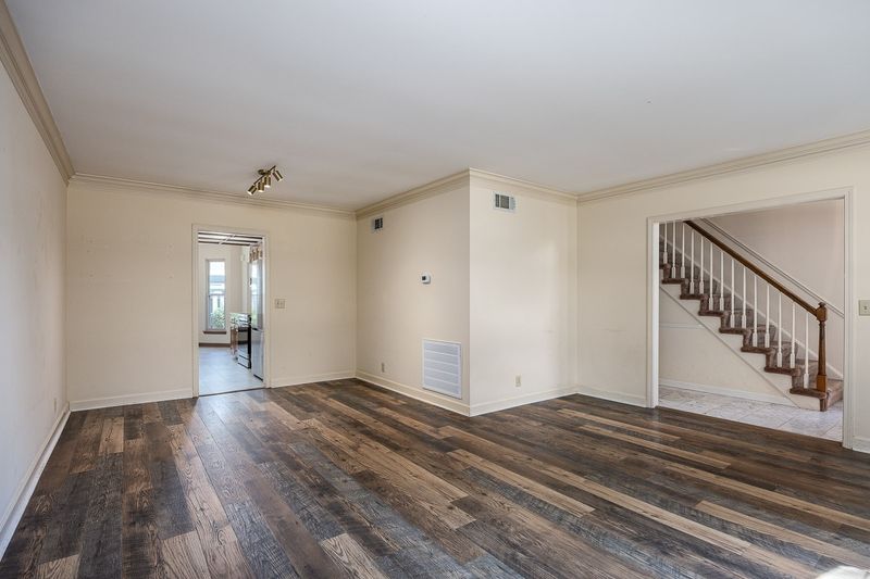 8961 Sawyer Brown Rd, Nashville, TN 37221