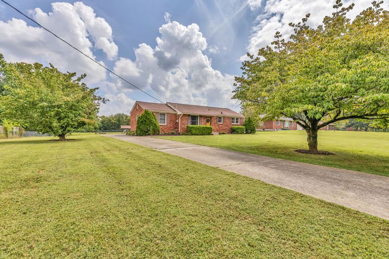 4950 Hopedale Dr, Nashville, TN 37211