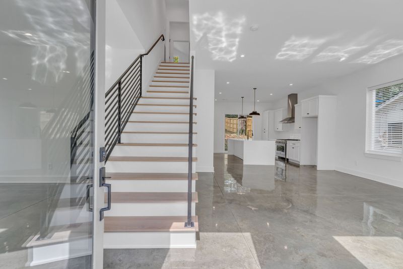 877 Granada Ave, Nashville, TN 37206