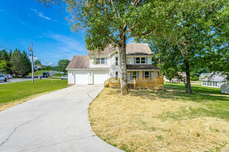 301 Morningside Dr, Rossville, GA 30741