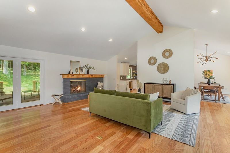 5726 Knob Rd, Nashville, TN 37209