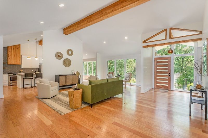 5726 Knob Rd, Nashville, TN 37209