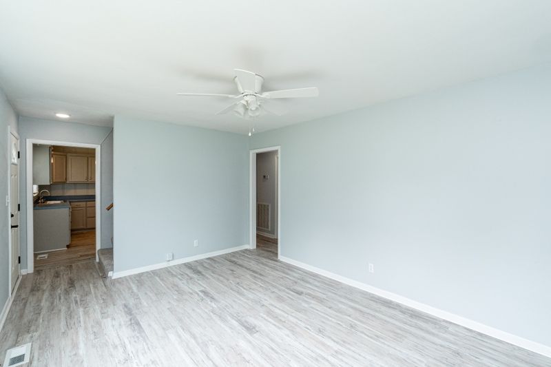 2042 Old Greenbrier Pike, Greenbrier, TN 37073