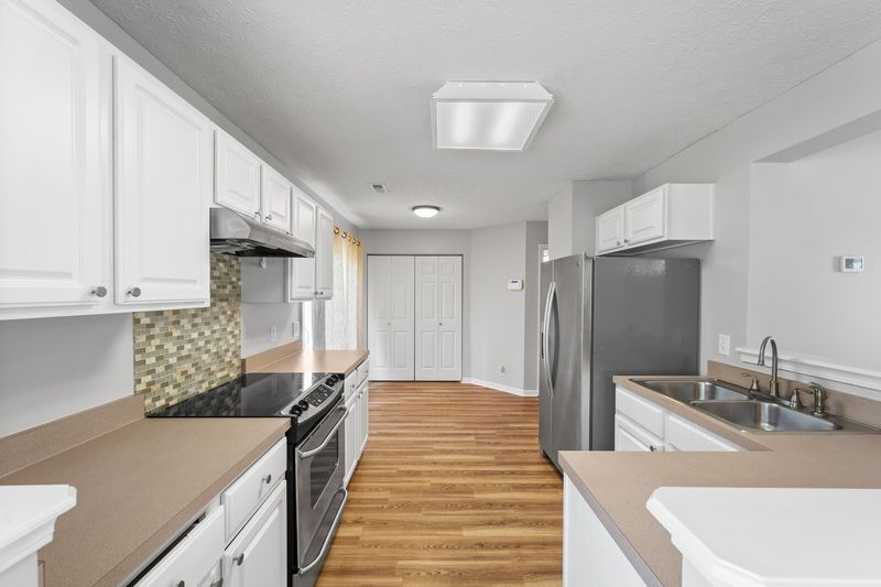 1745 Stone Hollow Ct, Hermitage, TN 37076