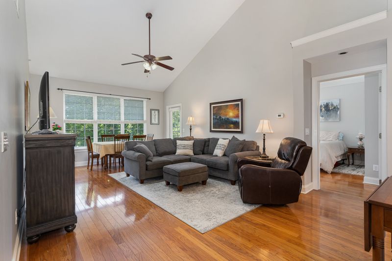 3201 Aspen Grove Dr #B8, Franklin, TN 37067