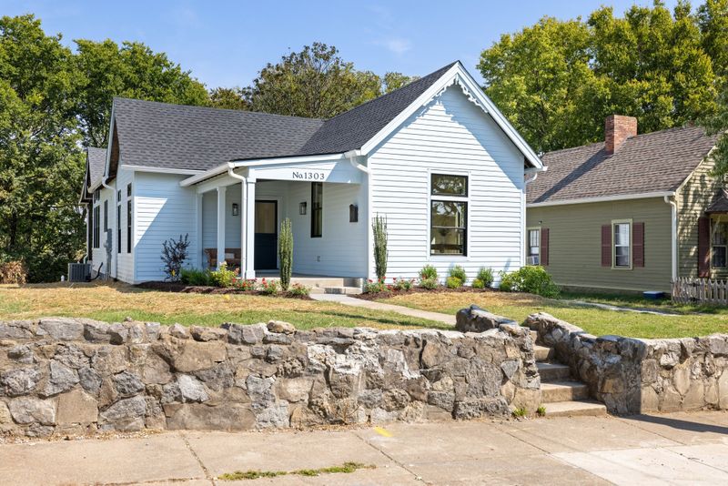 1303 Boscobel St, Nashville, TN 37206