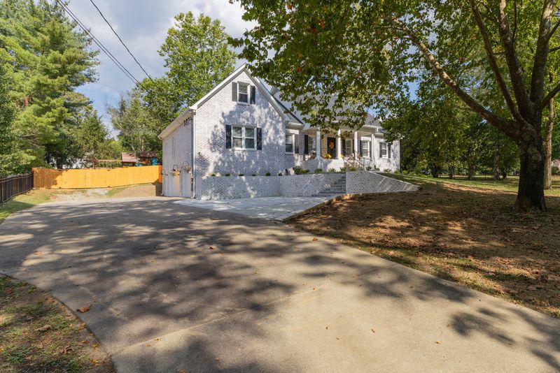 6757 Walnut Hills Dr, Brentwood, TN 37027
