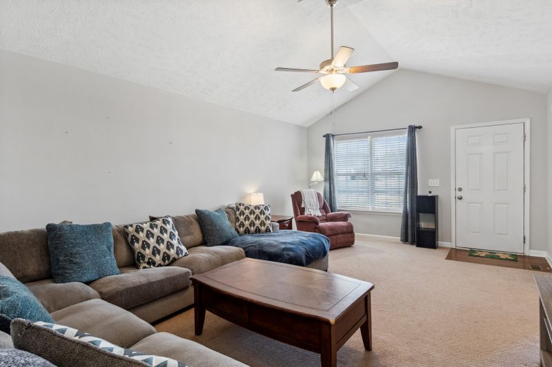 905 Fall Creek Dr, Murfreesboro, TN 37129
