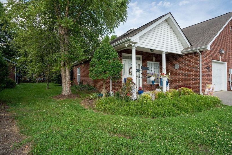 457 Brady Ln, Gallatin, TN 37066