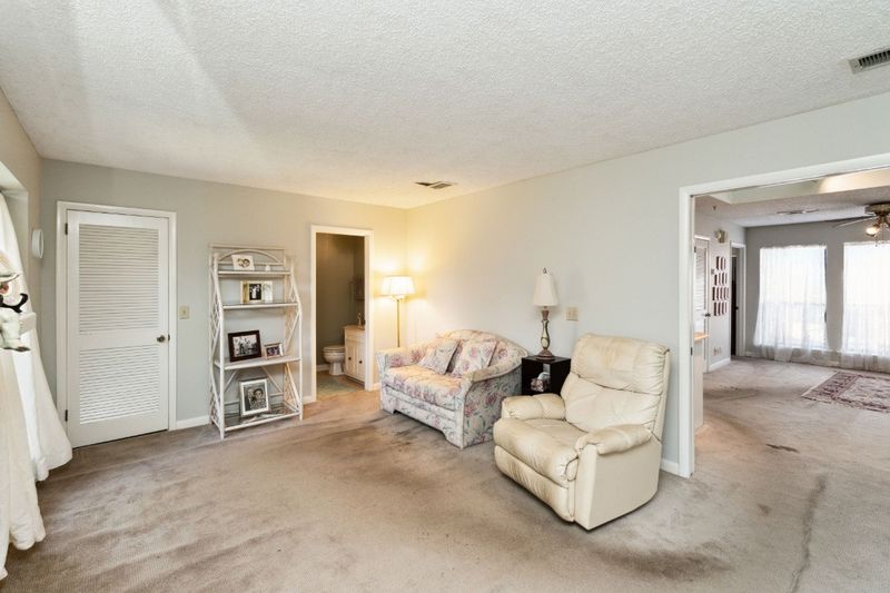 912 Old Fountain Pl, Hermitage, TN 37076