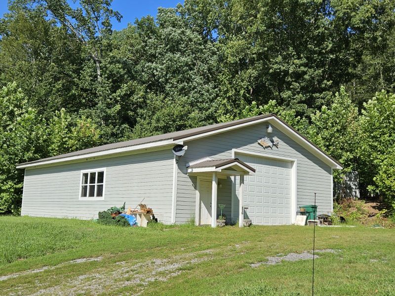 121 Bellwood Ln, Charlotte, TN 37036
