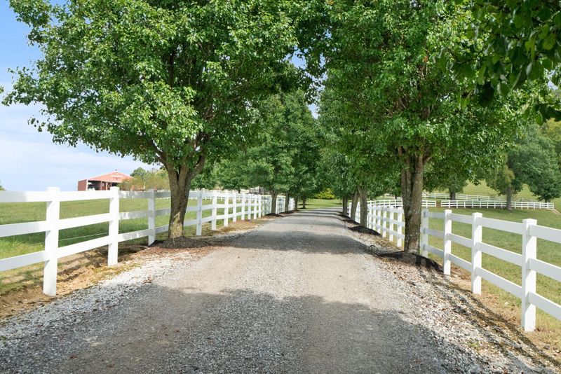 143 Hickman Creek Rd S, Hickman, TN 38567