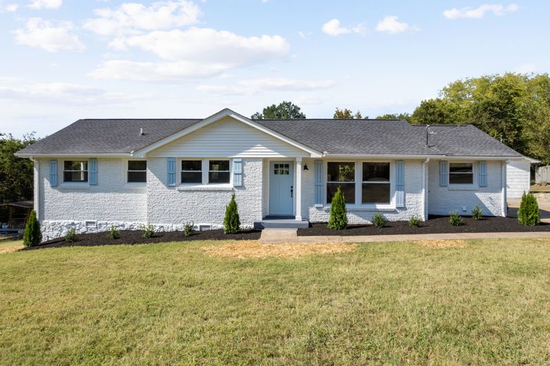 3912 Sussex Dr, Nashville, TN 37207