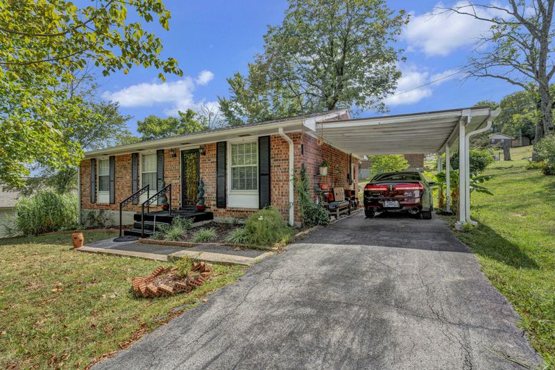 2420 Monticello Dr, Nashville, TN 37207