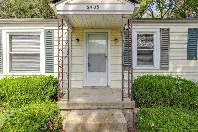 2705 Brunswick Dr, Nashville, TN 37207
