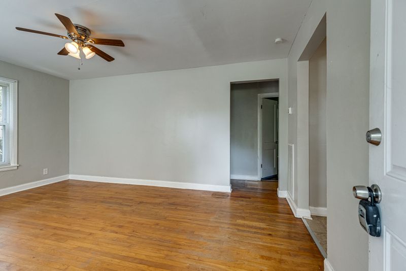 2705 Brunswick Dr, Nashville, TN 37207