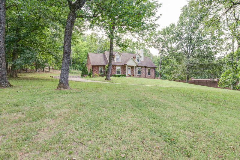 604 Vanoke Dr, Madison, TN 37115