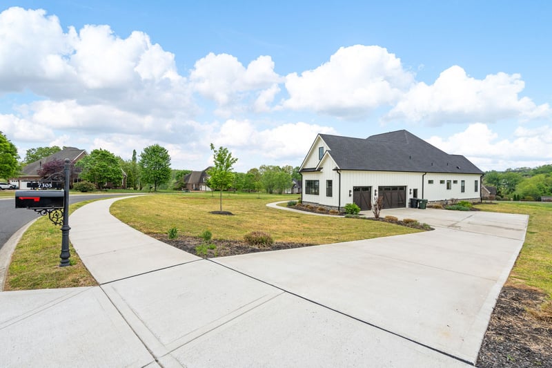 7305 Stirrup Ln, Fairview, TN 37062