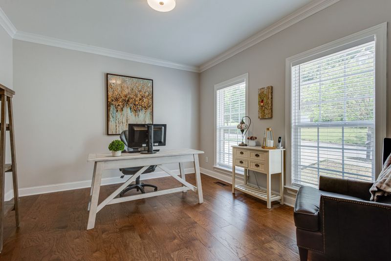 7369 Riverfront Dr, Nashville, TN 37221