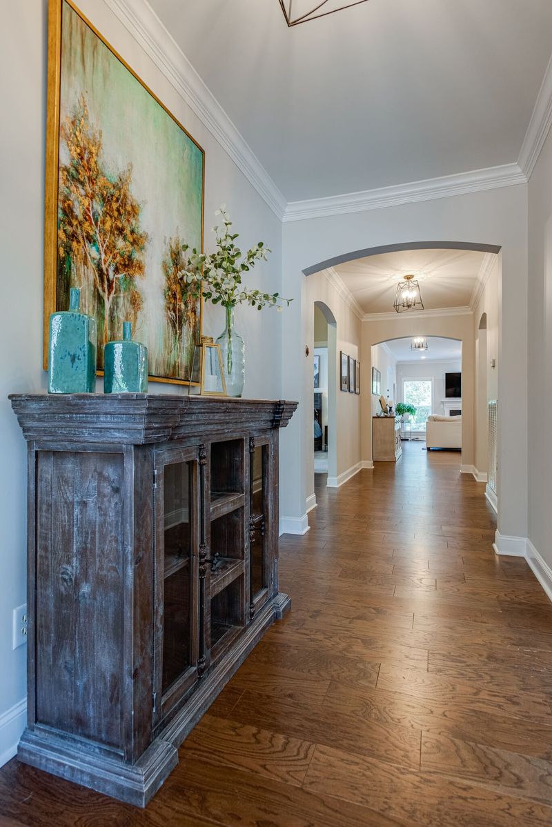 7369 Riverfront Dr, Nashville, TN 37221
