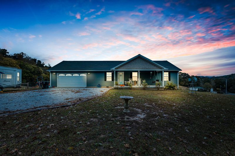 68 Bluff Creek Rd, Brush Creek, TN 38547