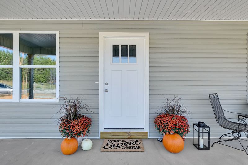 141 High School St, Charlotte, TN 37036