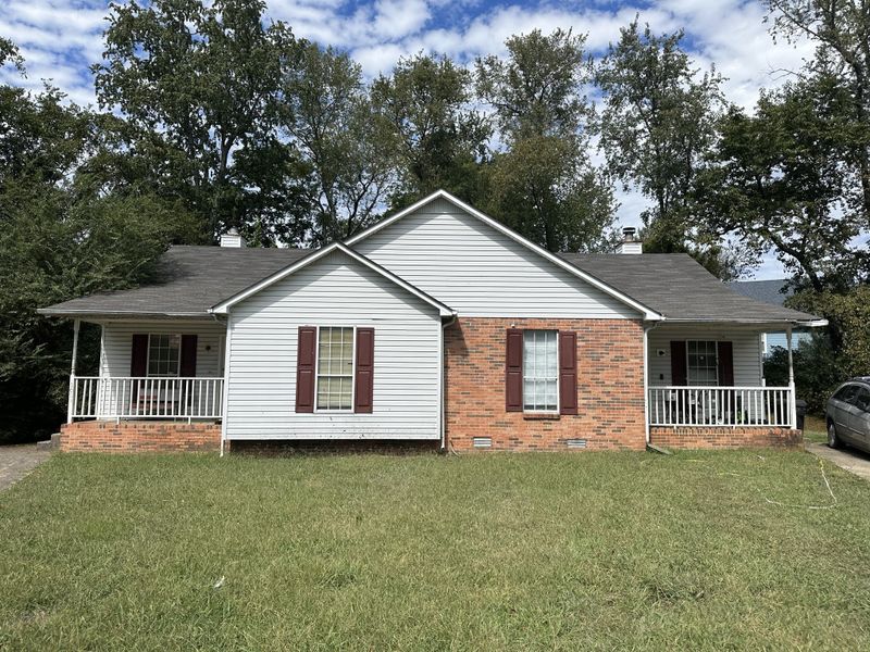 1003 N Lakeshore Dr, Murfreesboro, TN 37130