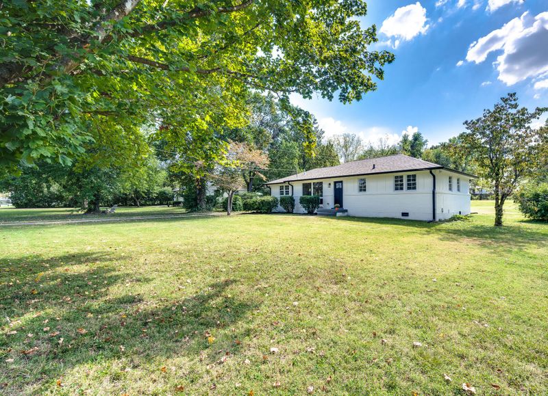 1113 Tuckahoe Dr, Nashville, TN 37207