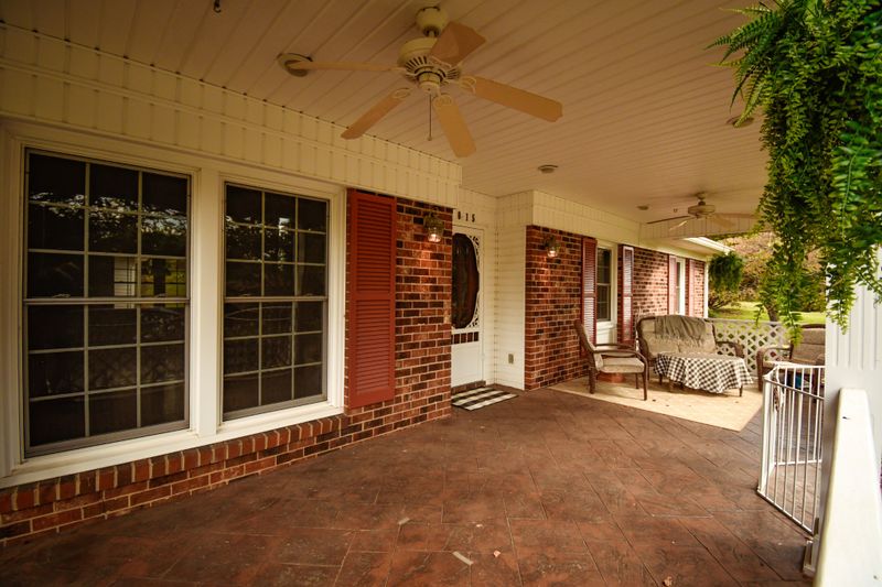 1015 Rolling Fields Cir, Columbia, TN 38401